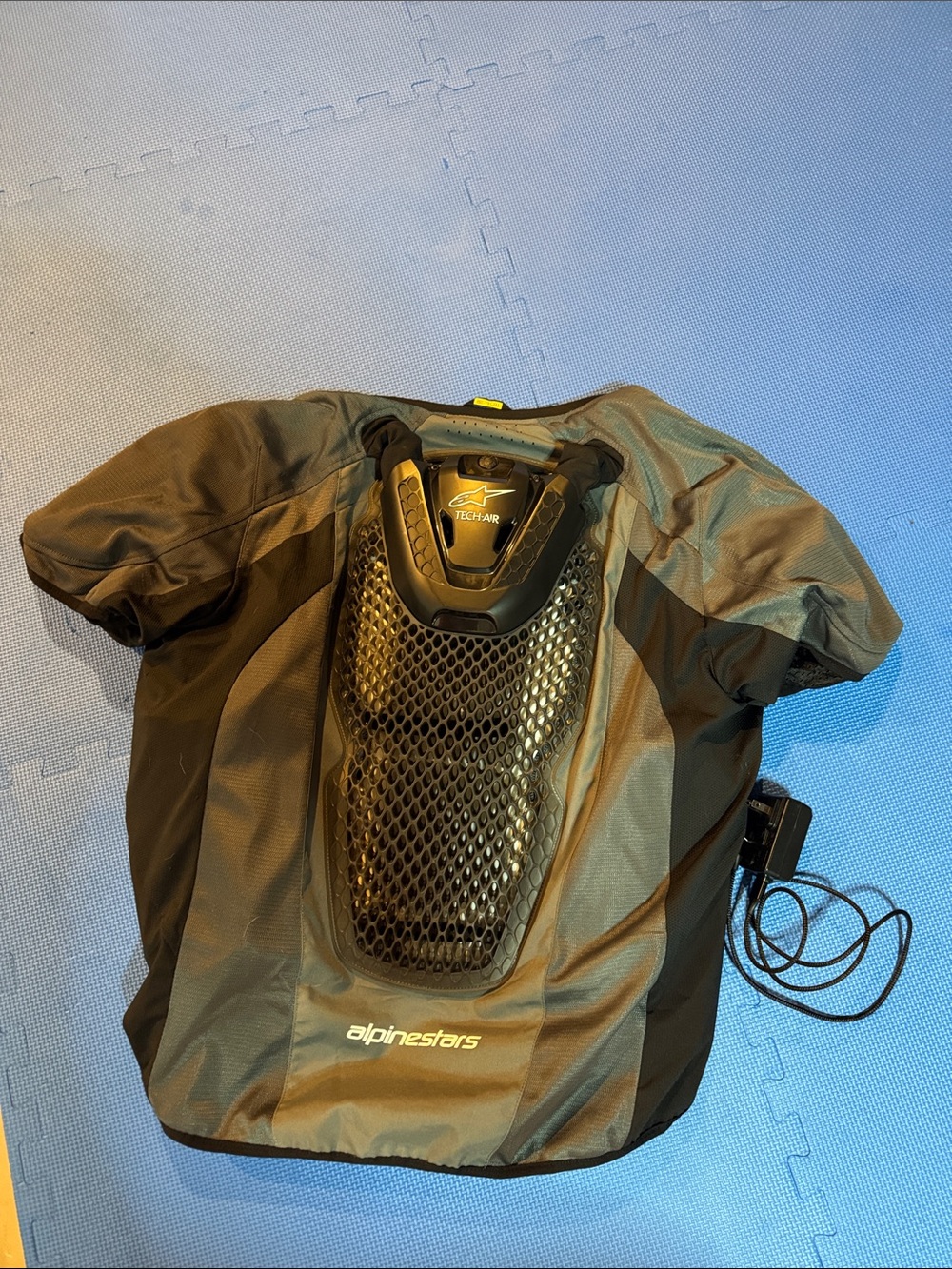 Alpinestars Tech-Air Airbag Vest - Gray and Black - Picture 4 of 5